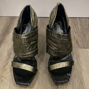 Jessica Simpson black and gold heels